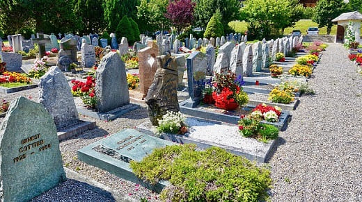 Erdbestattung auf Friedhof Bestattung in Trittau